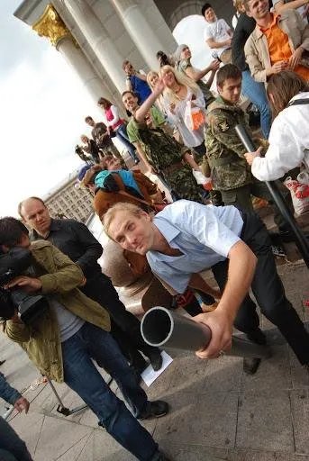 The first flashmob parade “Peace as the Goal. Culture as the Means. Force for Peace”: photo 43 of 47