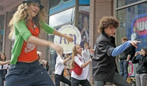 The first flashmob parade “Peace as the Goal. Culture as the Means. Force for Peace”: photo 6 of 47