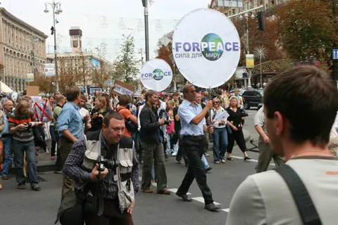 The first flashmob parade “Peace as the Goal. Culture as the Means. Force for Peace”: photo 17 of 47