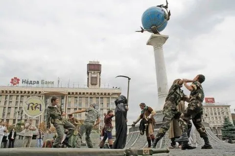 The first flashmob parade “Peace as the Goal. Culture as the Means. Force for Peace”: photo 2 of 47