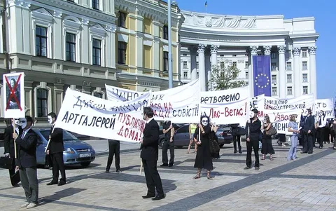 Défilé théâtralisé « NABAT — Protège la culture ! » : photo 1 sur 12