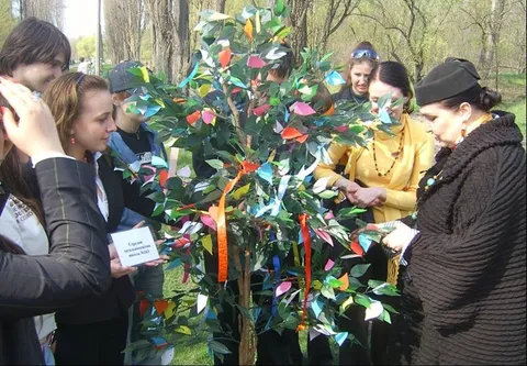 Planting of the city’s Language Alley: photo 11 of 21