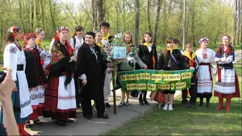 Planting of the city’s Language Alley: photo 12 of 21